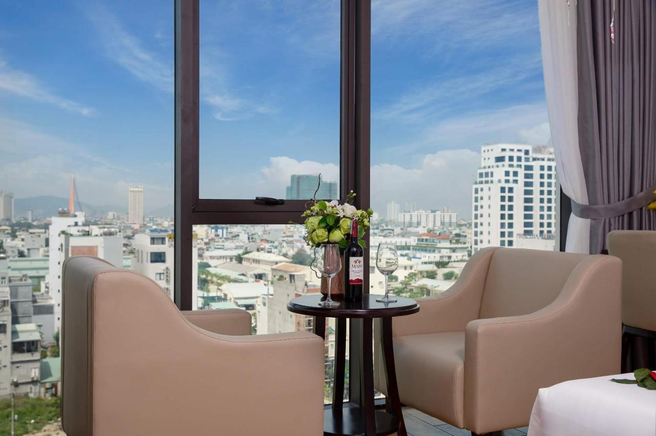 Golden Line Hotel Danang Екстериор снимка