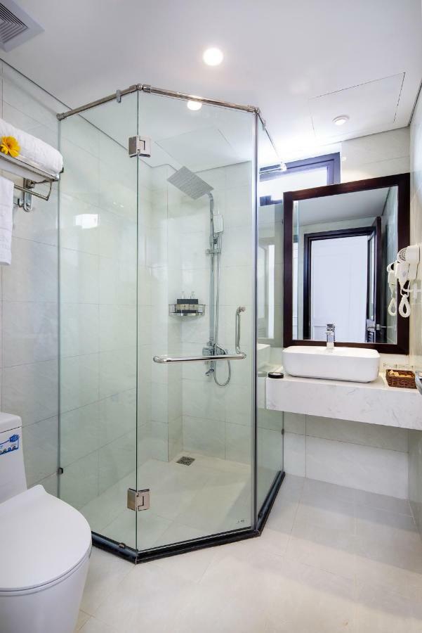 Golden Line Hotel Danang Екстериор снимка