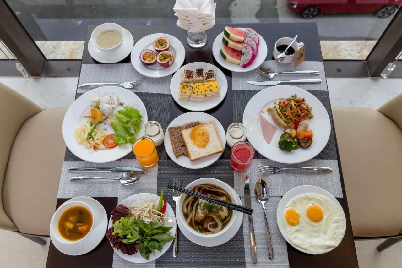 Golden Line Hotel Danang Екстериор снимка