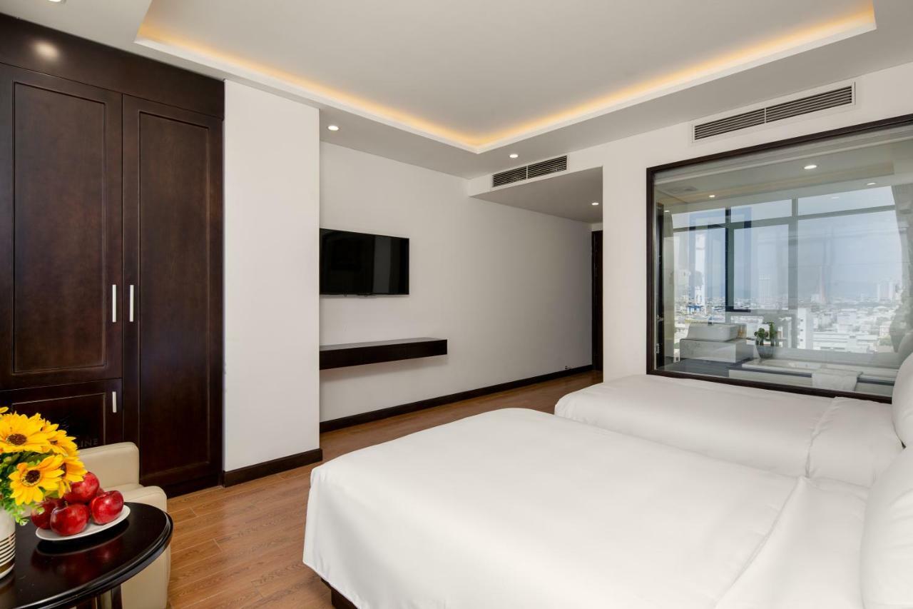 Golden Line Hotel Danang Екстериор снимка
